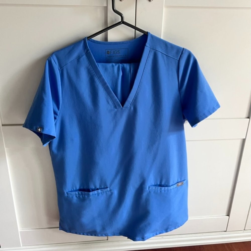 FIGS Casma Three Pocket Scrub Top & Zamora Jogger High WaistedScrub Pants Size M